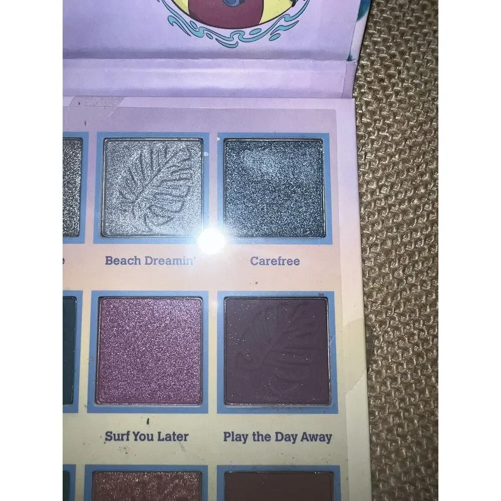 Disney's Stitch 12 Eyeshadow Palette - Lilo & Stitch
